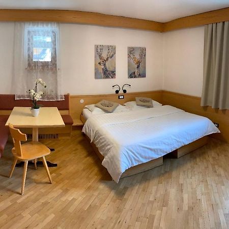 Bed & Breakfast Garni Tobia Campitello di Fassa Luaran gambar