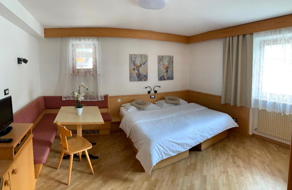 Bed & Breakfast Garni Tobia Campitello di Fassa Luaran gambar