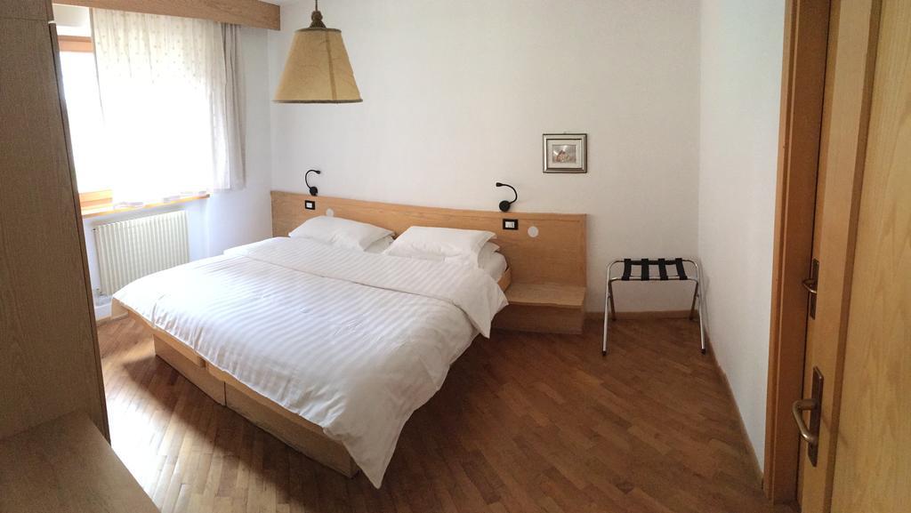 Bed & Breakfast Garni Tobia Campitello di Fassa Luaran gambar
