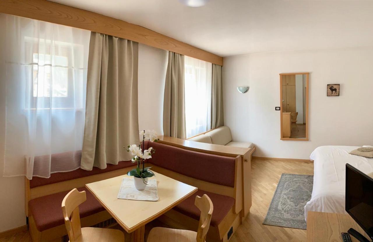 Bed & Breakfast Garni Tobia Campitello di Fassa Luaran gambar