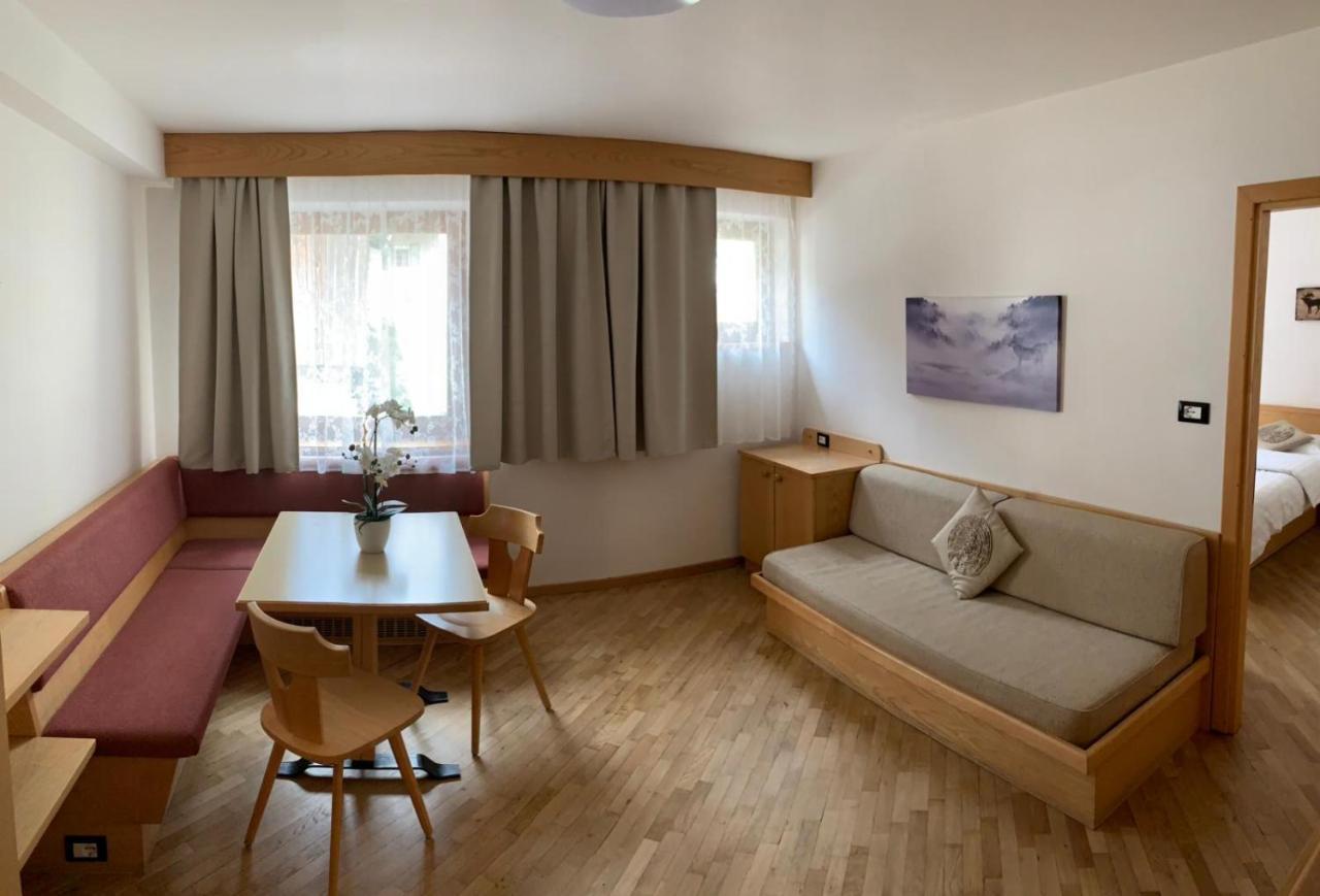 Bed & Breakfast Garni Tobia Campitello di Fassa Luaran gambar